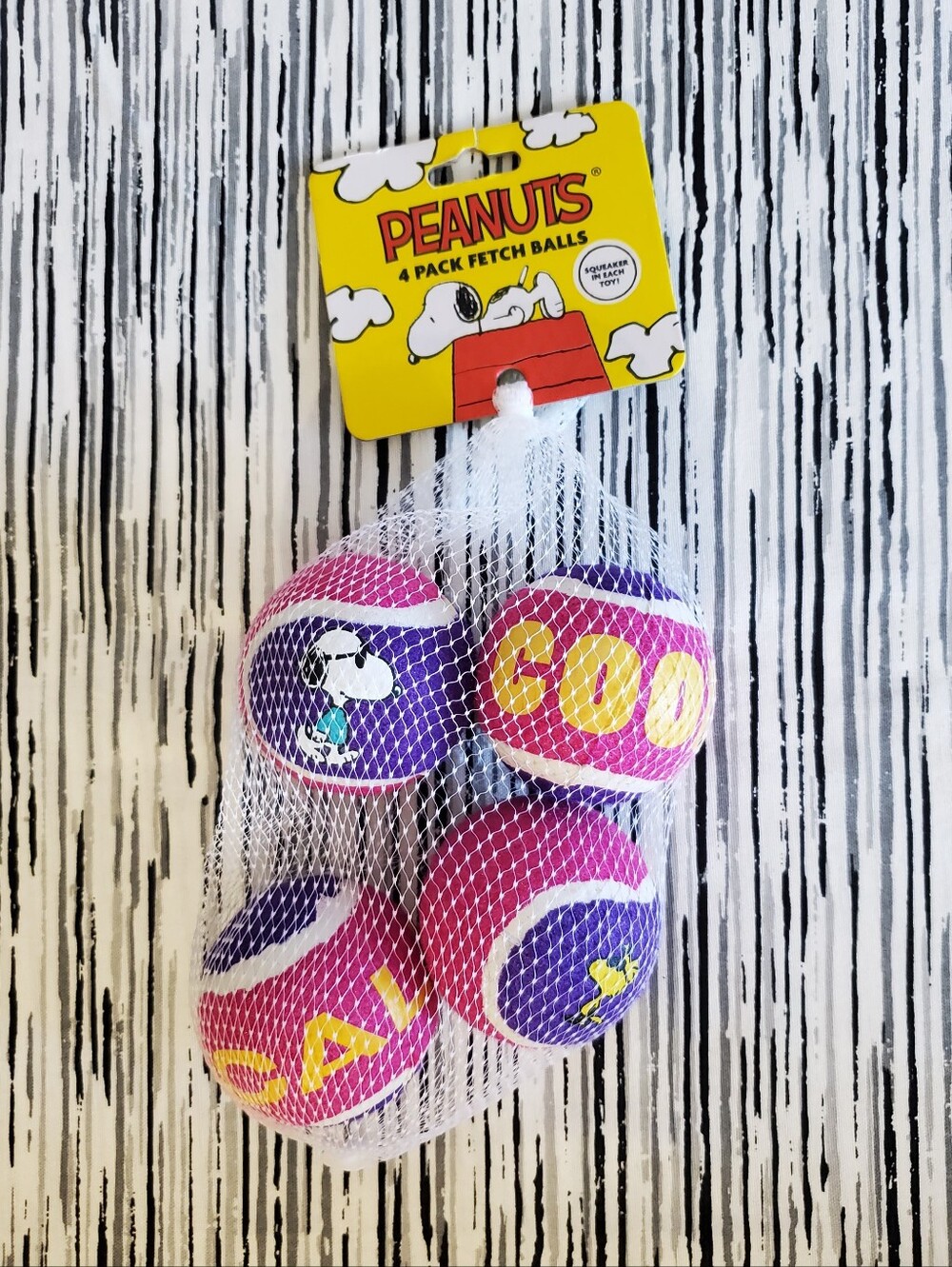 Peanuts Snoopy Fetch Balls with Squeaker 4 Pack
